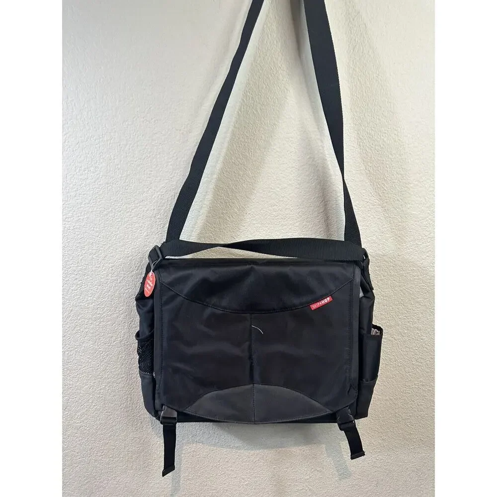Skip Hop Baby Swift Messenger Diaper Bag Changing Pad Stroller Strap Black NEW
